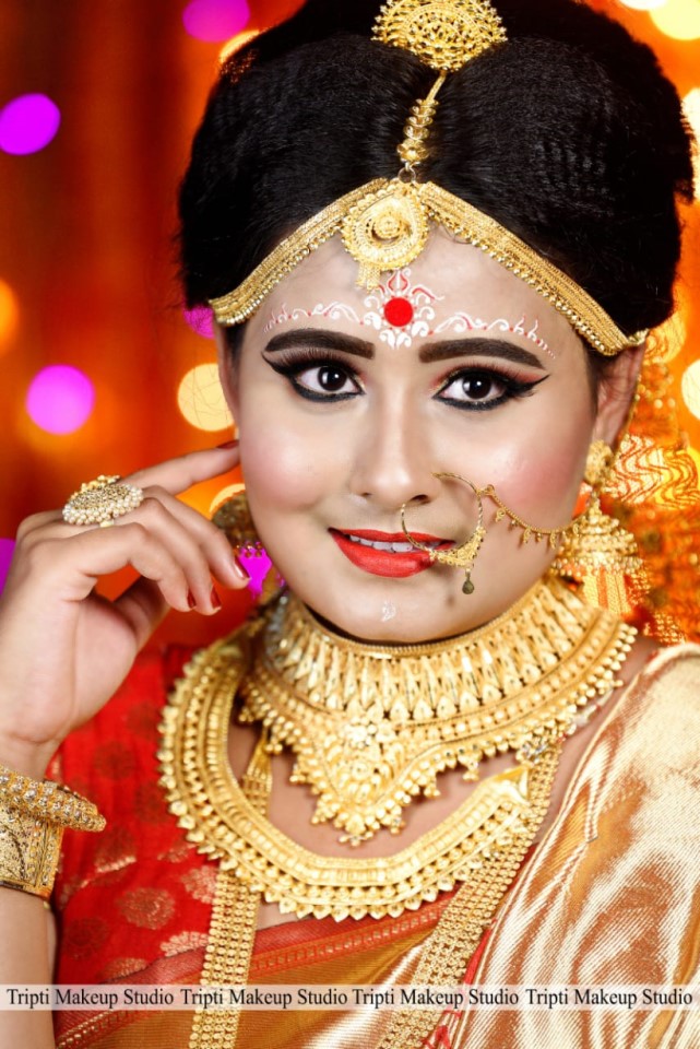 Make up Artist tripti
